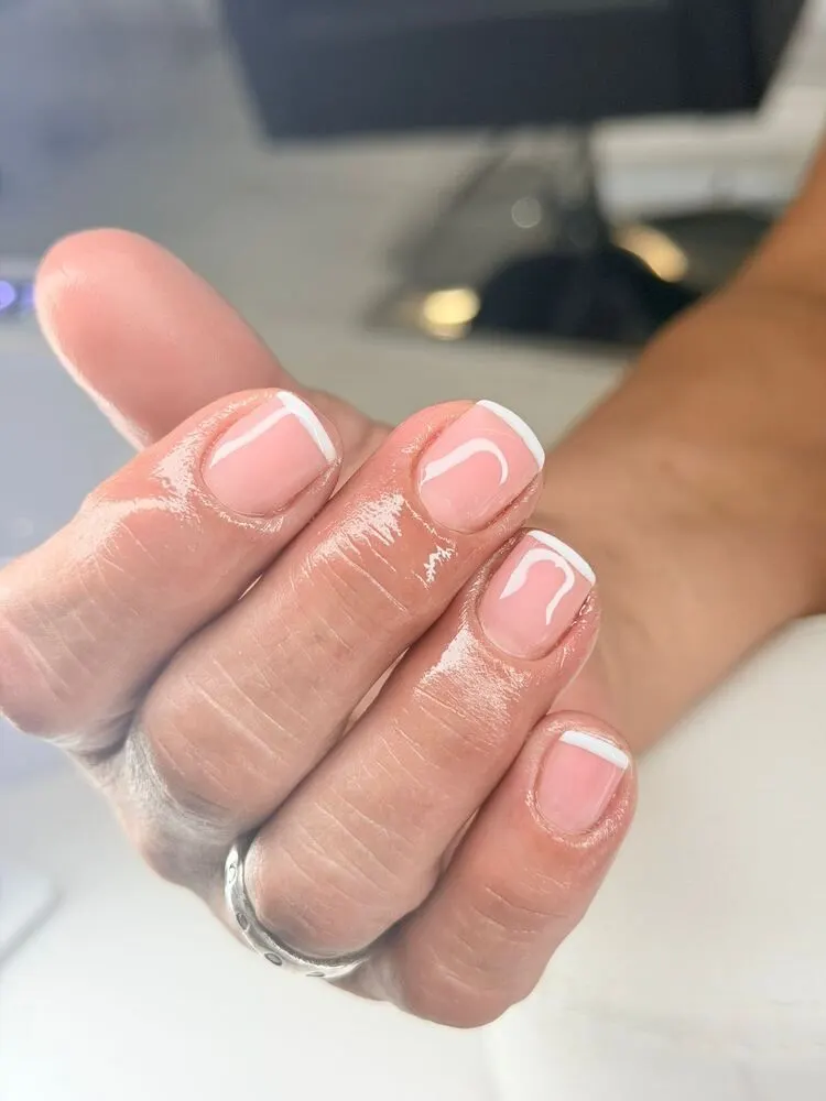 Manicure francesa feita no Studio 316