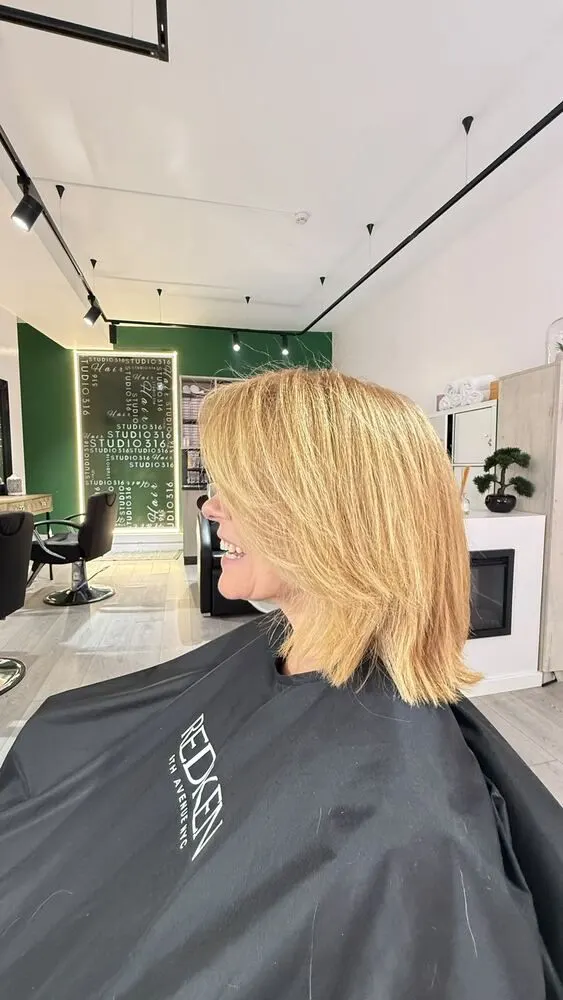 Corte lob loiro, trabalhado em sala